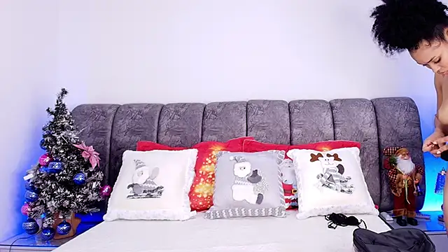 Snapshot of naia_blessed chatting on December 2, 2025, 7:15 pm naia blessed online show from December 2, 2025, 7:15 pm