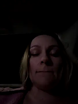 Snapshot of Bondgirl_013 chatting on April 11, 2026, 6:00 pm Bondgirl 013 online show from April 11, 2026, 6:00 pm