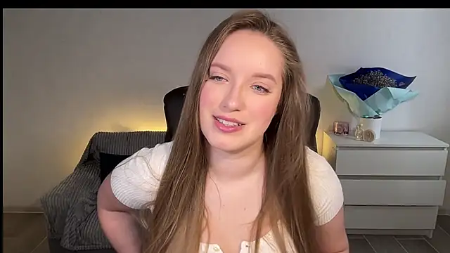 EvaMaddison online show from March 11, 2026, 7:24 am