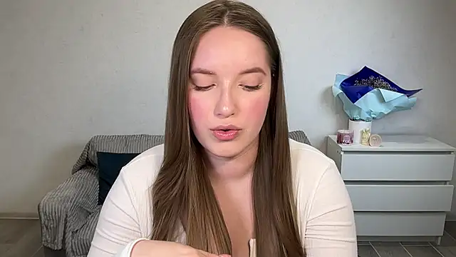 Snapshot of EvaMaddison chatting on February 26, 2026, 5:24 pm EvaMaddison online show from February 26, 2026, 5:24 pm