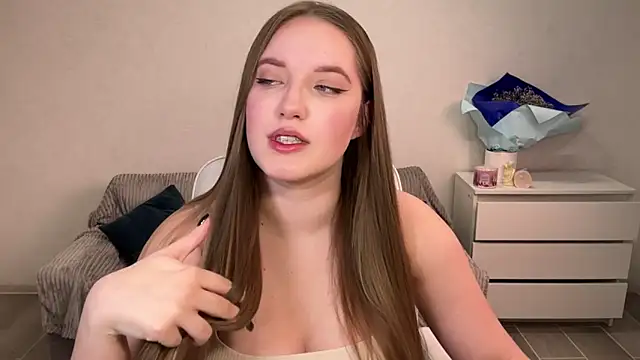 Snapshot of EvaMaddison chatting on January 18, 2026, 4:43 pm EvaMaddison online show from January 18, 2026, 4:43 pm