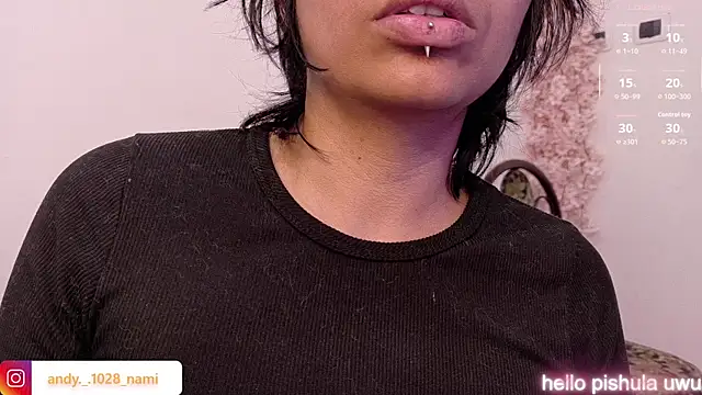 Snapshot of Nami_usagi chatting on July 6, 2026, 8:55 pm Nami usagi online show from July 6, 2026, 8:55 pm