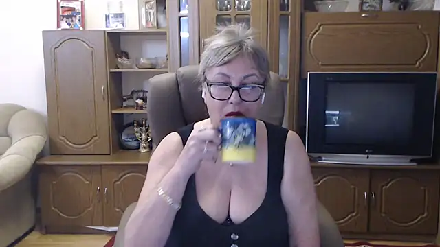 Kallliina online show from December 21, 2025, 8:05 am