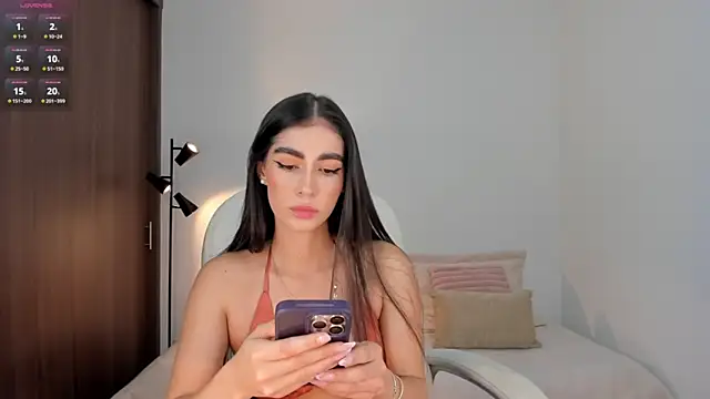 Snapshot of RebeccaBaxter chatting on October 15, 2025, 12:20 am RebeccaBaxter online show from October 15, 2025, 12:20 am