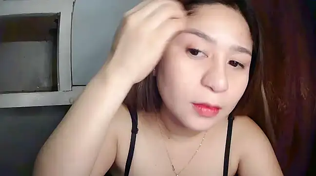 Snapshot of Mia_2022 chatting on March 18, 2025, 2:28 pm Mia 2022 online show from March 18, 2025, 2:28 pm