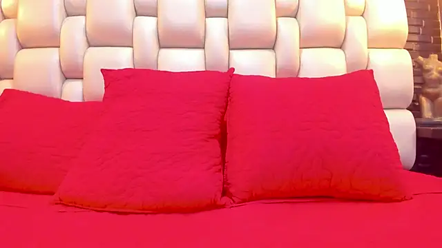 Snapshot of Salo_Heaven chatting on September 10, 2025, 1:54 pm Salo Heaven online show from September 10, 2025, 1:54 pm