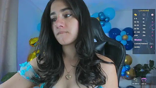 annadu011 online show from April 15, 2026, 2:32 pm