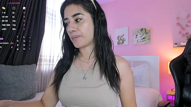 annadu011 online show from September 12, 2025, 4:29 pm