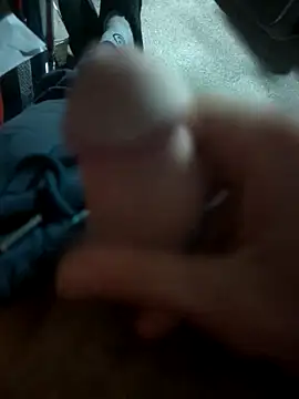 Dani el82xh online show from April 13, 2026, 9:19 pm