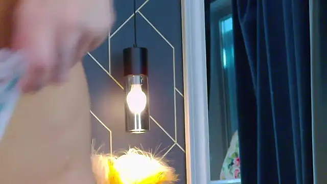 EmyLaveau online show from March 5, 2026, 6:21 am