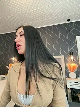 EmyLaveau online show from February 16, 2026, 6:34 am