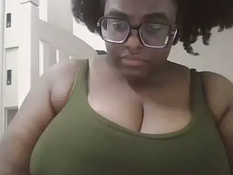 Snapshot of MissCC99 chatting on February 11, 2025, 5:37 am MissCC99 online show from February 11, 2025, 5:37 am