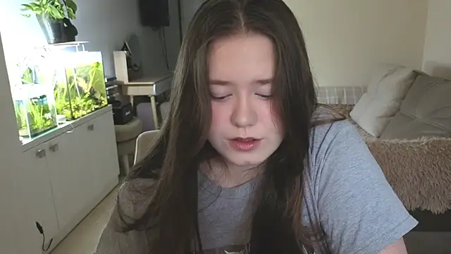 remirann  online show from December 4, 2025, 12:26 pm