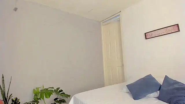 Snapshot of rosaaliiaa1 chatting on January 9, 2026, 3:30 pm rosaaliiaa1 online show from January 9, 2026, 3:30 pm