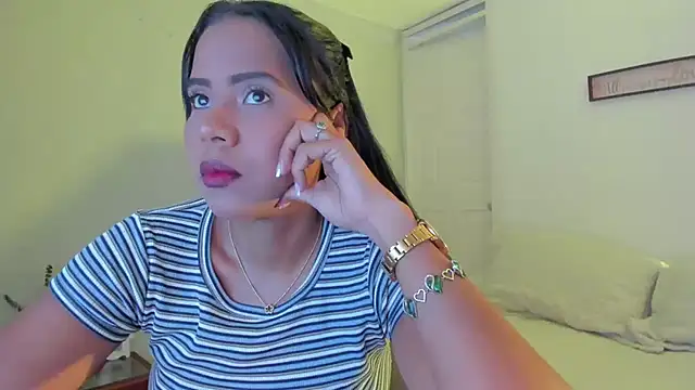 Snapshot of rosaaliiaa1 chatting on October 21, 2025, 6:29 pm rosaaliiaa1 online show from October 21, 2025, 6:29 pm