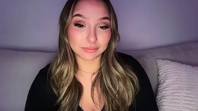 lustfulsmiles online show from April 1, 2026, 12:17 pm