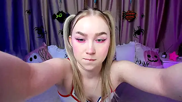 LilyStarlight online show from October 29, 2025, 3:38 am