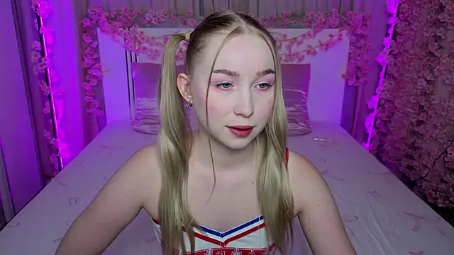 LilyStarlight online show from June 26, 2026, 3:45 am