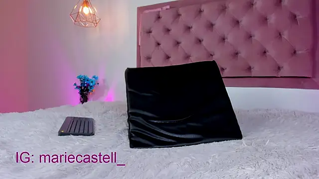 Marie Castelzc online show from March 20, 2025, 4:42 pm