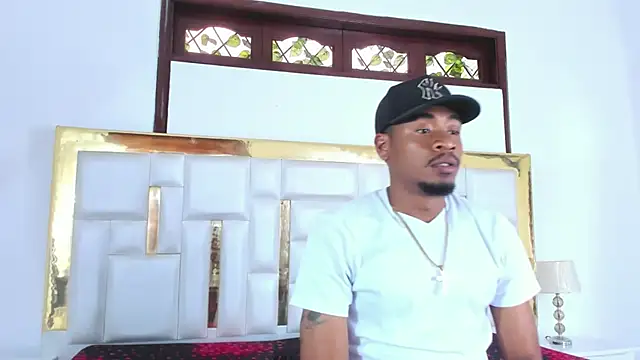 Snapshot of Kylieandjhonny chatting on February 7, 2025, 5:29 pm Kylieandjhonny online show from February 7, 2025, 5:29 pm