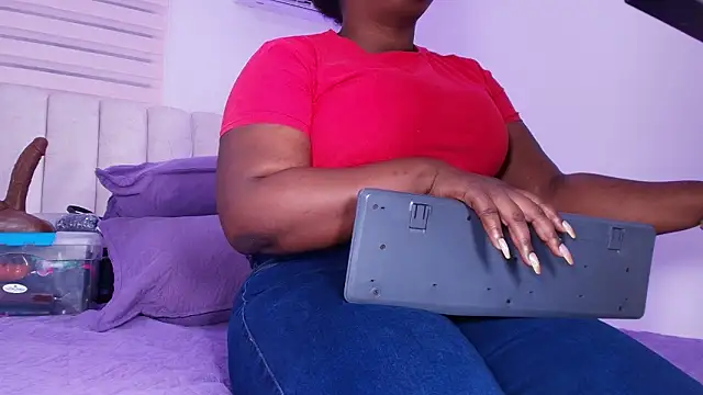 Snapshot of _ebony-queen_ chatting on March 3, 2026, 3:02 am ebony-queen online show from March 3, 2026, 3:02 am