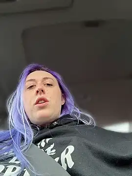 ursluttygf online show from April 12, 2026, 8:12 pm