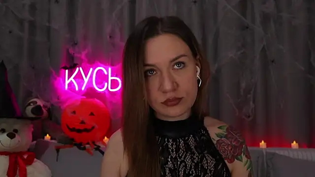  LadyMargo  online show from October 28, 2025, 10:20 pm