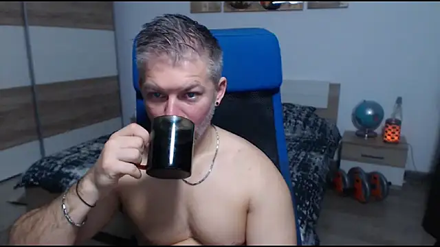 RobbyShawz online show from November 9, 2025, 5:44 am