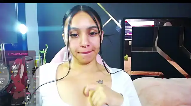 Snapshot of Lorena__ chatting on February 25, 2025, 8:21 pm Lorena online show from February 25, 2025, 8:21 pm