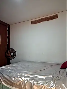 Snapshot of Natashariley1 chatting on December 7, 2024, 9:33 am Natashariley1 online show from December 7, 2024, 9:33 am