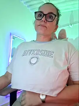 MariaPau 83 online show from November 8, 2025, 12:25 am