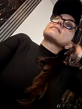 Snapshot of MariaPau_83 chatting on June 4, 2026, 8:46 pm MariaPau 83 online show from June 4, 2026, 8:46 pm