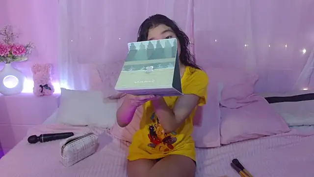 Snapshot of Sweetcristin chatting on June 9, 2026, 3:07 am Sweetcristin online show from June 9, 2026, 3:07 am