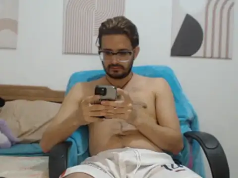 Snapshot of peterannaud chatting on November 16, 2025, 12:10 pm peterannaud online show from November 16, 2025, 12:10 pm