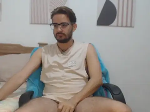 Snapshot of peterannaud chatting on November 15, 2025, 11:14 am peterannaud online show from November 15, 2025, 11:14 am