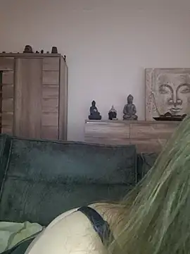 cristalines online show from November 4, 2025, 10:08 am