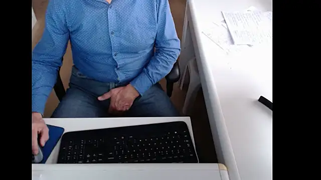 dutchpornking online show from November 1, 2025, 9:14 am