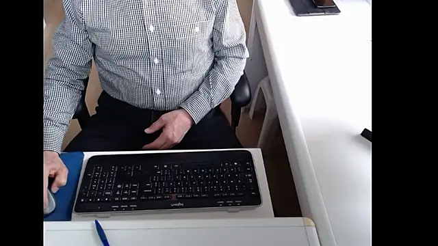 dutchpornking online show from March 24, 2026, 7:08 am