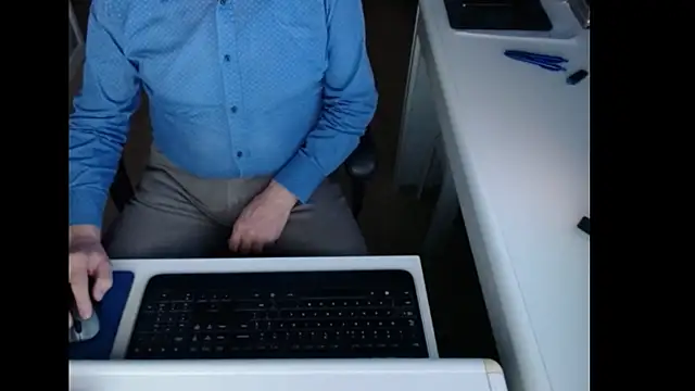 dutchpornking online show from January 13, 2026, 7:34 am