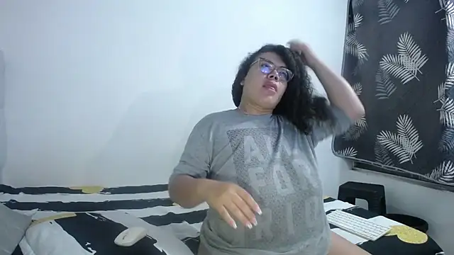 mabigomez00 online show from March 24, 2026, 9:20 am