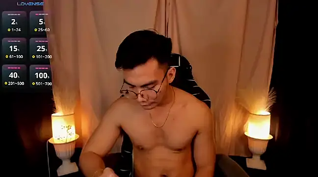 000batman000 online show from February 6, 2025, 5:57 am