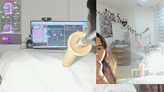 sofi velez online show from December 2, 2025, 5:03 pm