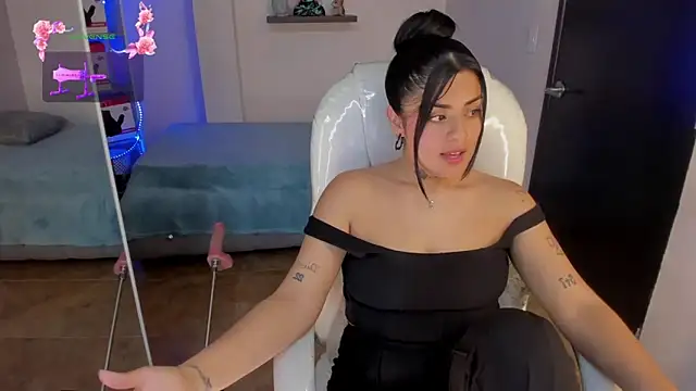 Catalinaa martinez online show from March 9, 2025, 12:42 am