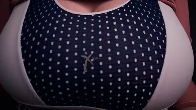 AnnyelinnaLove online show from December 22, 2025, 11:38 pm