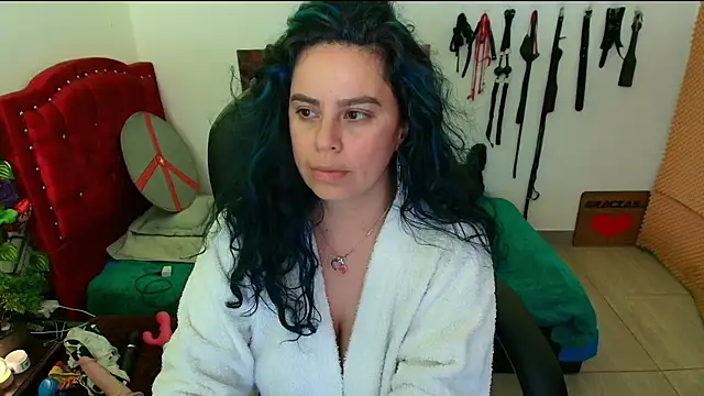 Snapshot of elektra_32 chatting on February 18, 2025, 4:37 am elektra 32 online show from February 18, 2025, 4:37 am