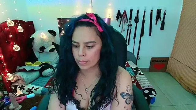 Snapshot of elektra_32 chatting on February 15, 2025, 4:47 am elektra 32 online show from February 15, 2025, 4:47 am