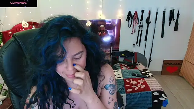 Snapshot of elektra_32 chatting on February 11, 2025, 10:58 am elektra 32 online show from February 11, 2025, 10:58 am