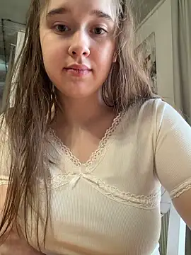 HornyGirlH online show from May 28, 2026, 3:07 pm