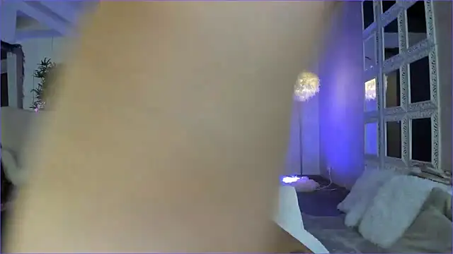 LisaAkira online show from November 28, 2025, 7:19 am