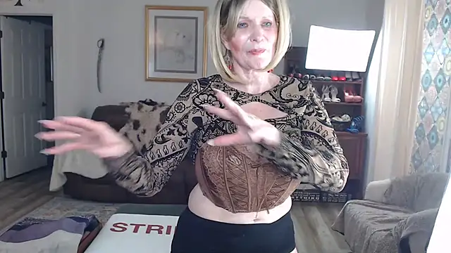 SindeeDix online show from October 19, 2025, 4:43 pm